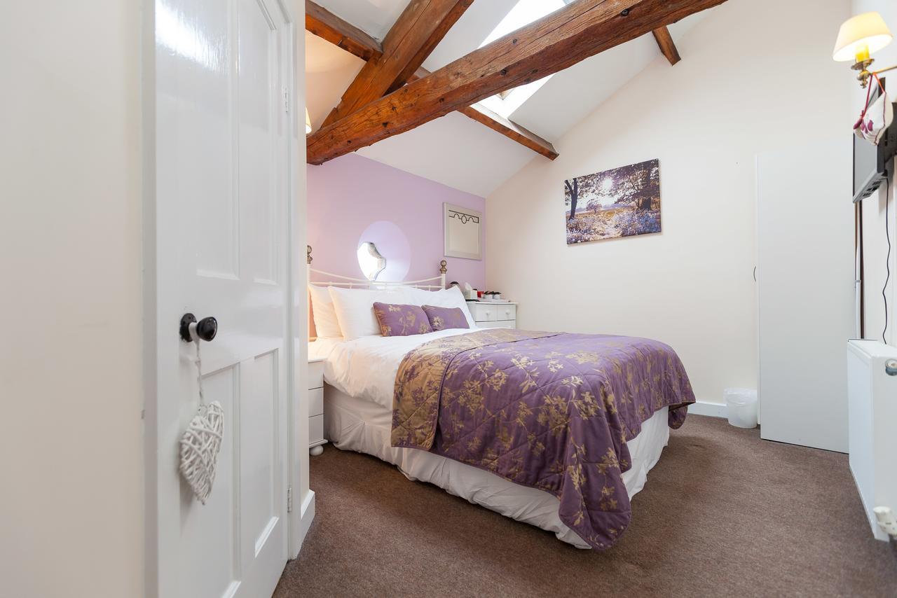 Thistledown House Green Hammerton Room photo